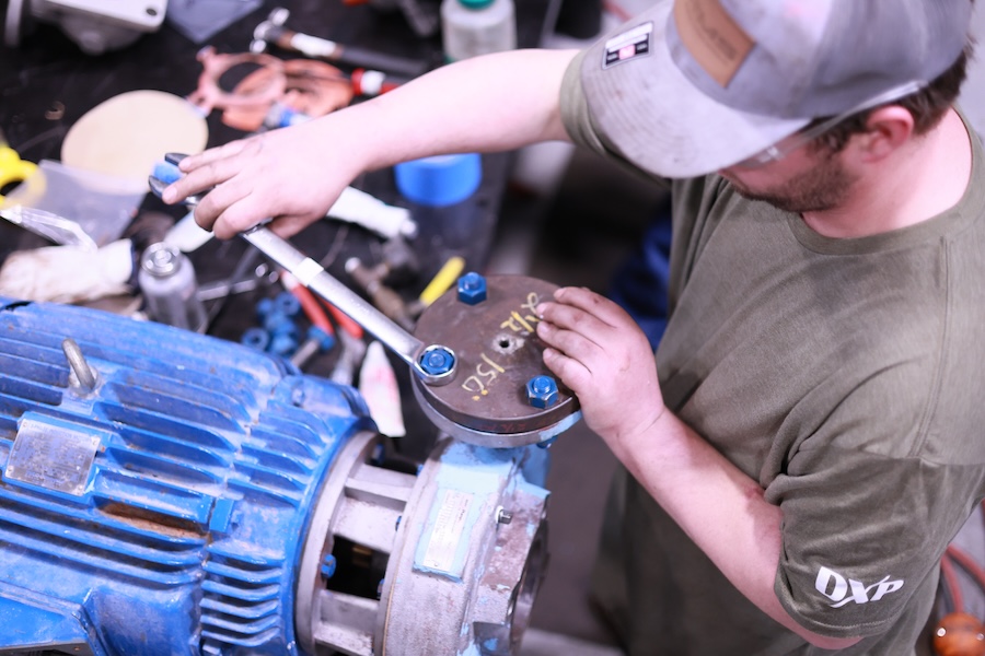 pump maintenance and repair man